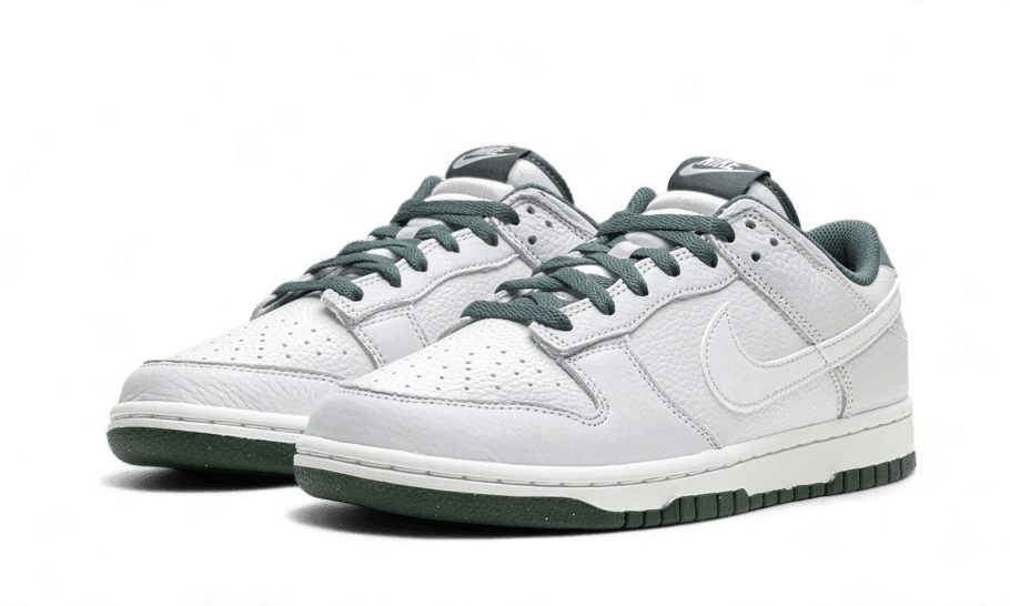 Nike Dunk Low Retro SE Photon Dust Vintage Green