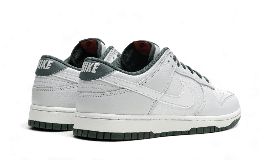 Nike Dunk Low Retro SE Photon Dust Vintage Green