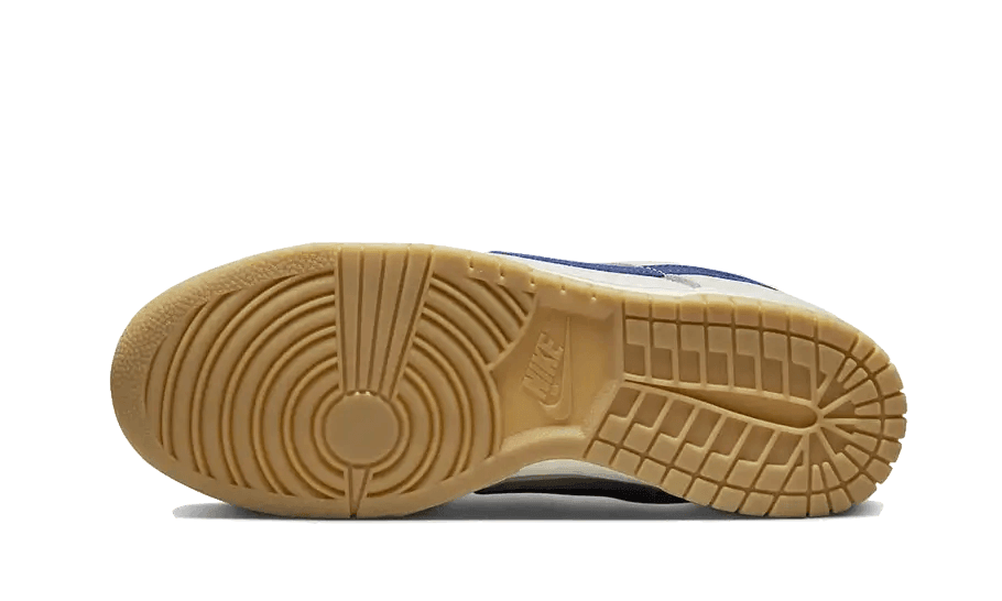 Nike Dunk Low SE Sail Dark Marina Blue