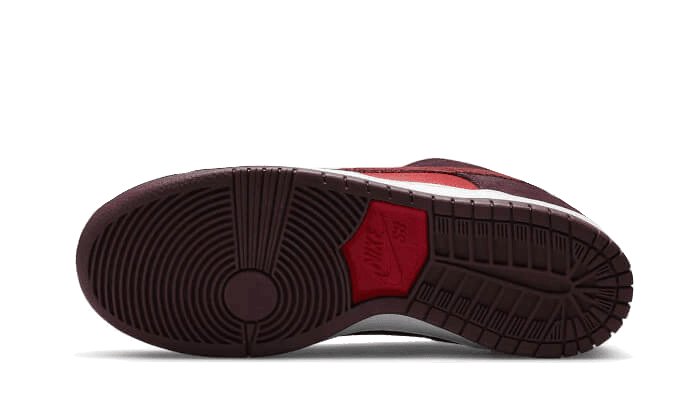 Nike SB Dunk Low Cherry